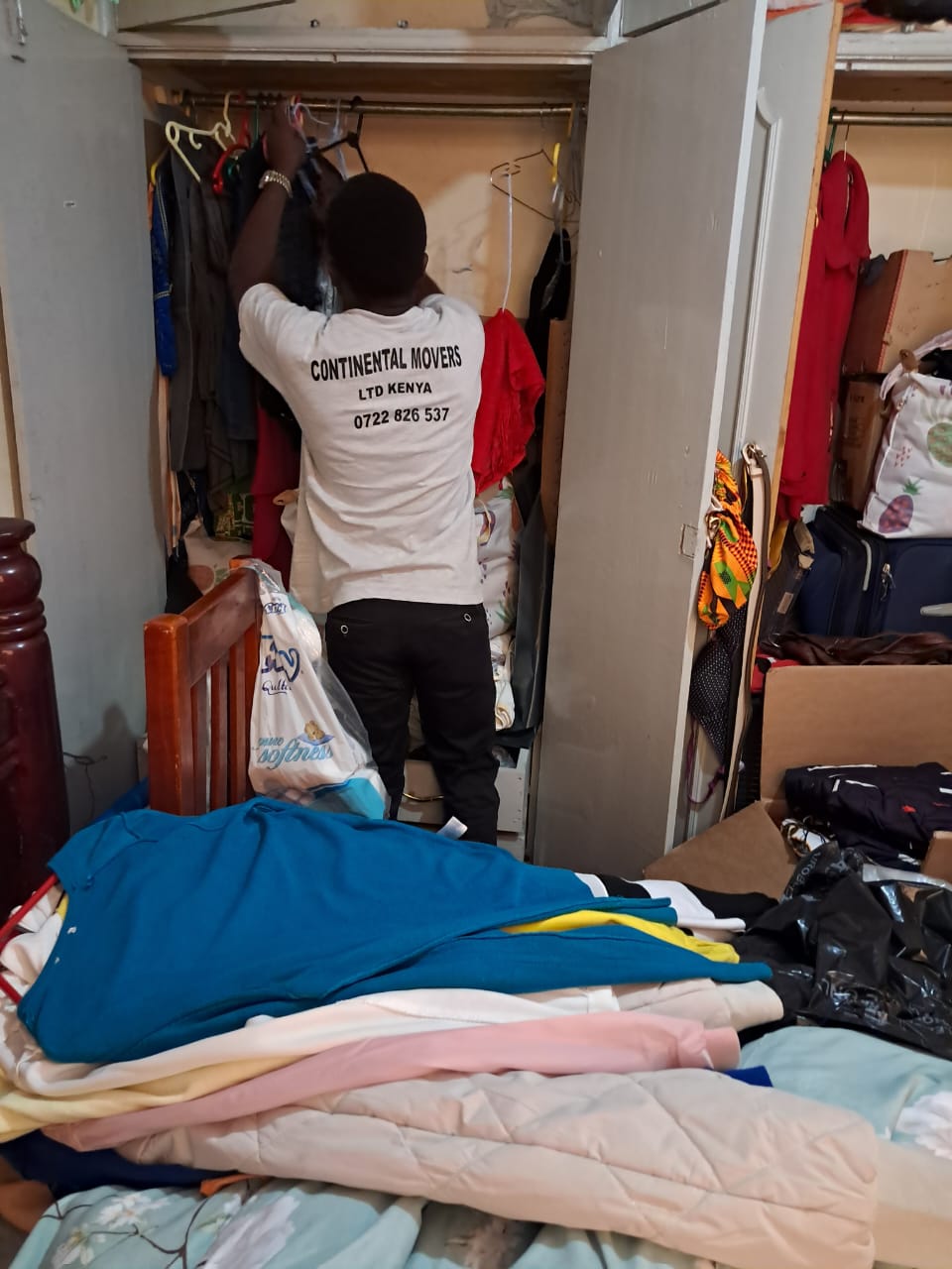 Continental Movers Truck